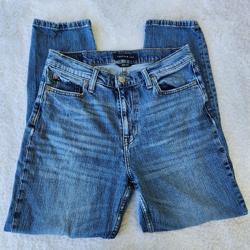 Aeropostale Womens Mom Jeans High Rise Medium Wash Blue Denim Size 6 Tapered Leg